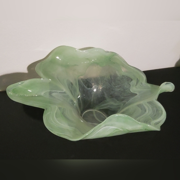 Vintage Hand Blown Glass Bowl - Picture 4 of 6